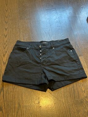 Express Black High-Rise Button-Front Jean Shorts. Size 6